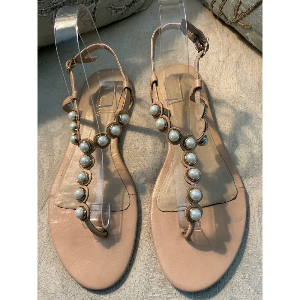 Tara Grinna pearl embellished leather T-strap sandals, nude EU 40.'